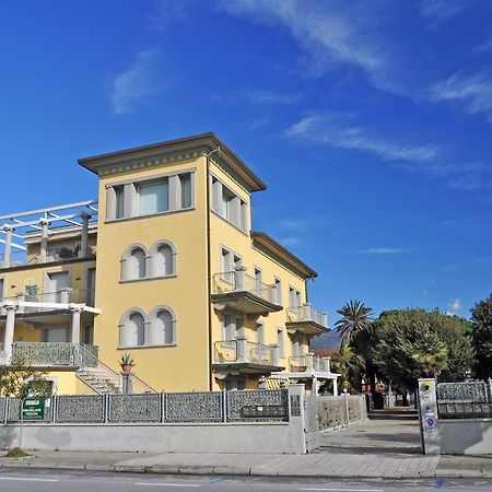 Holiday Apartments Fiumetto Marina di Pietrasanta Room photo